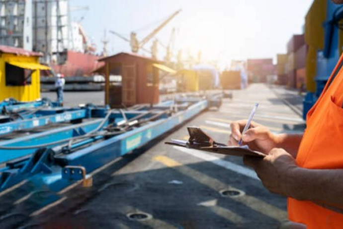 “Nəqliyyat-ekspedisiya fəaliyyəti haqqında” qanun layihəsi qəbul edildi | FED.az