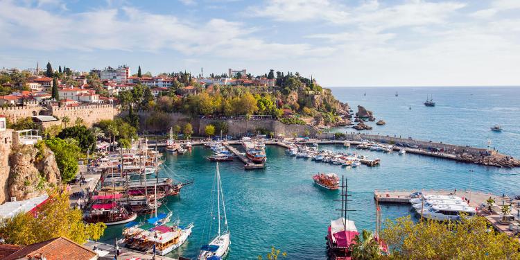Antalyada turist əlindən yer yoxdur – REKORD | FED.az