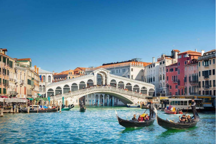 Venesiyada ayaqbasdı ödənişi 5 avro olaraq müəyyən edilib | FED.az