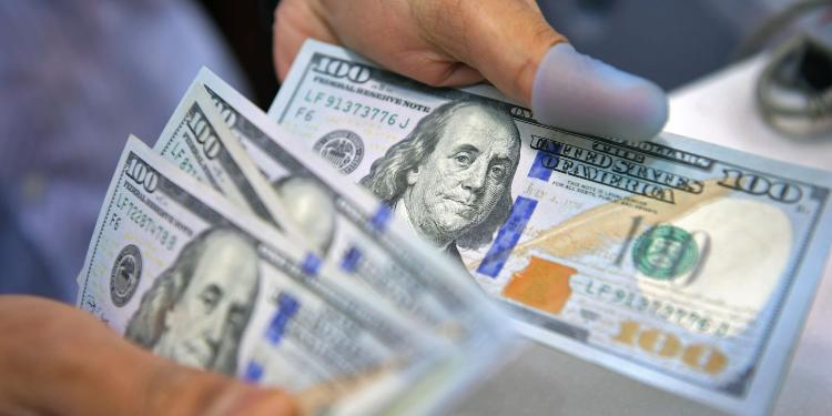 Banklar dolları yavaş-yavaş qaldırırlar – MƏZƏNƏLƏR, BANKLAR | FED.az