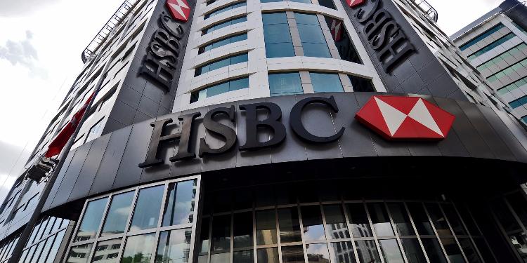 Чистая прибыль HSBC за 9 месяцев упала на 65% | FED.az