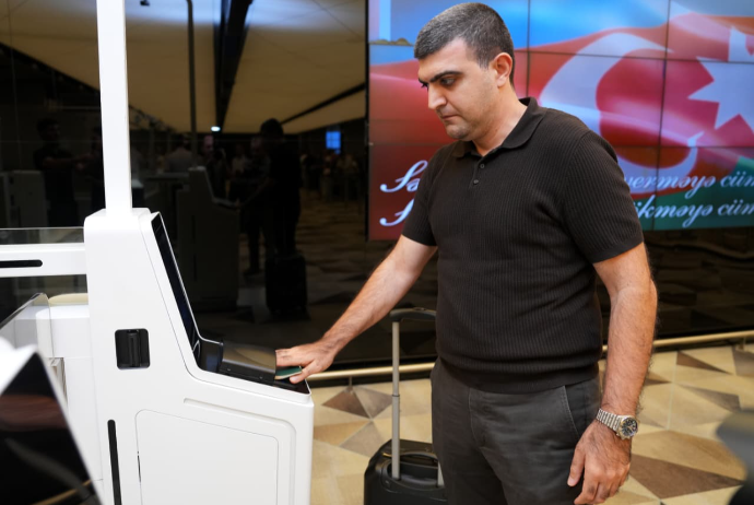 Bakı aeroportunda "Elektron qapı sərhəd nəzarəti sistemi" istifadəyə verilib - FOTOLAR | FED.az