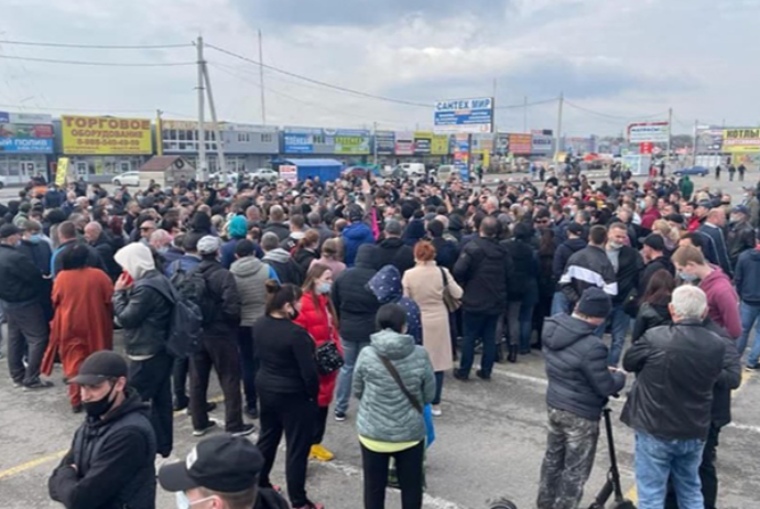 Özü Azərbaycana qaçıb - Bazarlarında Vəziyyət İsə Gərgindir | FED.az