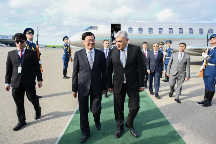 Laos Prezidenti Azərbaycana rəsmi səfərə gəlib | FED.az