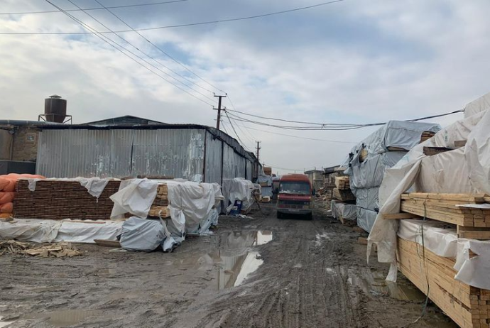 Bakıda tikinti materialları bazarı bağlandı  - VİDEO | FED.az