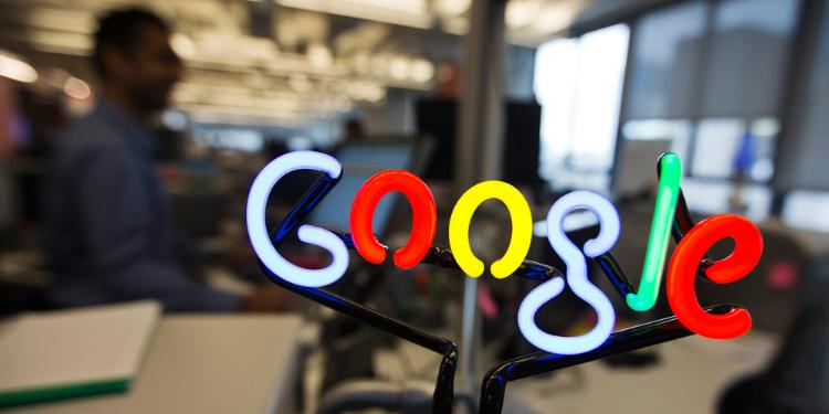 "Google"ın gəliri rekord qırdı - GÜNƏ 102 MİLYON DOLLAR QAZANC | FED.az