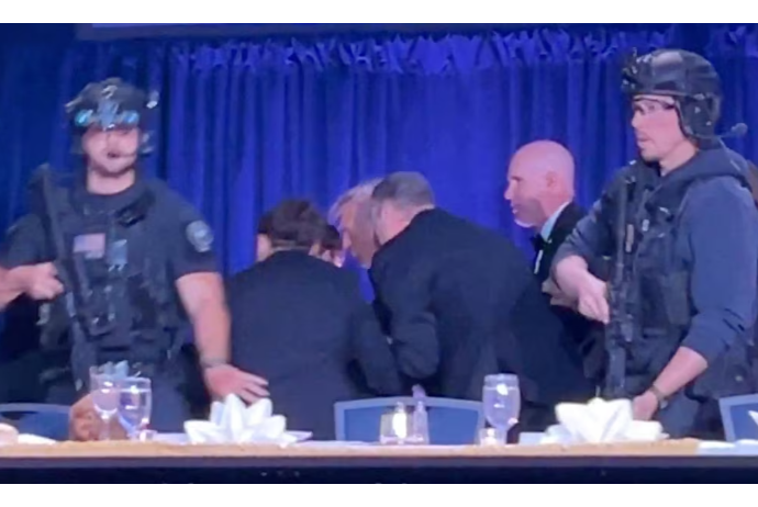 Trampın olduğu tədbirdə atışma - VİDEO-FOTO | FED.az