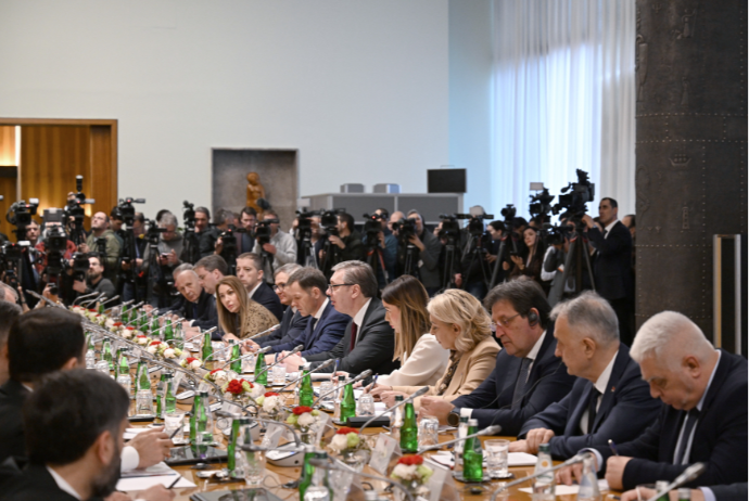 Serbiya prezidenti Azərbaycanın Zirə kəndinin məhsullarını tərifləyib: "Çox ləzizdir" | FED.az