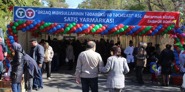 Yasamalda kənd məhsullarının satış-yarmarkası - İŞƏ BAŞLAYIB | FED.az