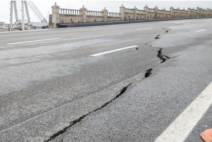 Bibiheybət yolunda torpaq sürüşməsi təhlükəsi yaranıb, hərəkət məhdudlaşdırıldı- BİRGƏ MƏLUMAT | FED.az
