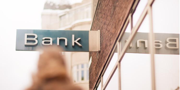 Banklar bir aya 68 milyon manat qazanıblar | FED.az