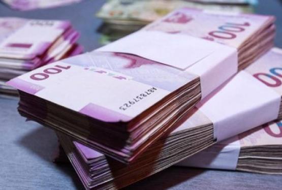 600 manat maaş alan direktora 9 milyonluq kreditə qol çəkdirilib