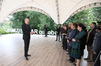 "Özünə hörmət edən insan heç vaxt orada yaşamazdı"- [red]PREZİDENT QIRMIZI BAZARDA SAKİNLƏRLƏ GÖRÜŞDÜ[/red] | FED.az