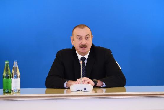 Prezident İlham Əliyev Bakıdakı neft-qaz toplantısında - FOTO, YENİLƏNİR