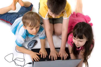 Reklamda uşağın görüntüsündən valideynlərinin razılığı ilə istifadə edilə biləcək