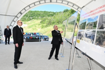 Prezident İlham Əliyev Bakı-Qəbələ avtomobil yolundakı görülən işlərlə tanış olub