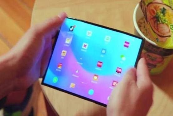 Bu da “Xiaomi”nin ilk qatlana bilən smartfonu - VIDEO