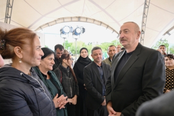 İlham Əliyev Xocavənddə olub, Qırmızı Bazar, Hadrut və Sos sakinləri ilə görüşüb - FOTOLAR