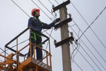 “Azərişıq” ASC Kürdəmirdə elektrik şəbəkəsinin yenilənməsi işlərini davam etdirir