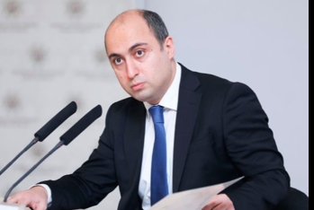 Nazir: "Tam ştatlı müəllimin maaşı ölkə üzrə orta maaşdan ən azı iki dəfə yüksək olmalıdır"