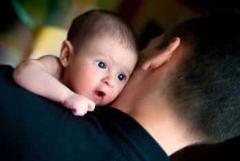 Azərbaycanda uşağın doğulmasına görə atalıq məzuniyyəti veriləcək