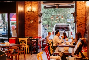 Bakının kafe və restoranları yanvarda 120 milyon manata yaxın gəlir əldə ediblər