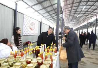 "KOB bazar" satış yarmarkası fəaliyyətə başladı - FOTO | FED.az