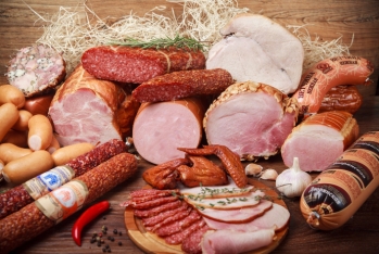 Azərbaycanda kolbasa istehsalı artır – DƏRHAL SATILIR, ANBARDA QALMIR