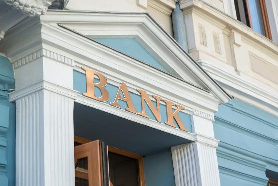 Bank sektorunda 104 milyon manatlıq "ərimə"
