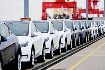 Sabiq rəis 834 maşını ölkəyə necə keçirib?