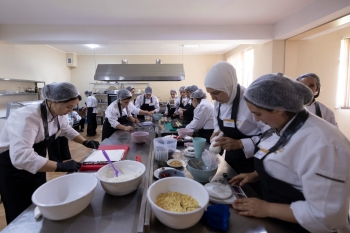 Şəhid və müharibədə yaralananların ailə üzvləri üçün peşə təlimləri  davam etdirilir | FED.az