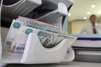 Rusiya Mərkəzi Bankı dollar və avronu 10 rubldan çox - BAHALAŞDIRDI