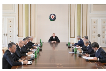 İlham Əliyevin sədrliyi ilə  müşavirə keçirilib - FOTOLAR