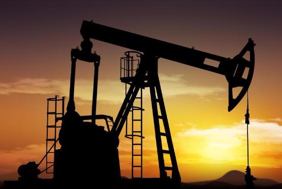 Нефть развернулась в минус из-за фиксации прибыли, сильного доллара