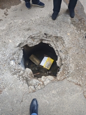 ADSEA dağılmış kanalizasiya quyusunu nə vaxt düzəldəcək? - [red]FOTOLAR[/red] | FED.az