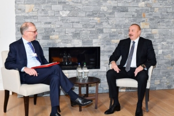 İlham Əliyev Davosda “Carlsberg Group” şirkətinin prezidenti ilə - GÖRÜŞÜB