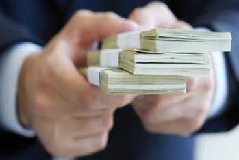 Ötən il bank əmanətçilərinin depozit gəlirləri 42%-ə yaxın artıb