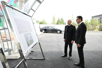 İlham Əliyev Yevlax Olimpiya İdman Kompleksində görülmüş işlərlə tanış olub