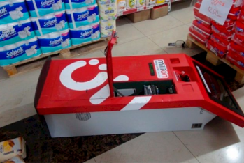 Marketdəki “MilliÖn” terminalından 8273 manatı belə oğurladılar - VİDEO