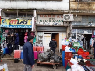 AQTA 8-ci km bazarında reyd keçirib, mənşəyi məlum olmayan ət - AŞKARLANIB