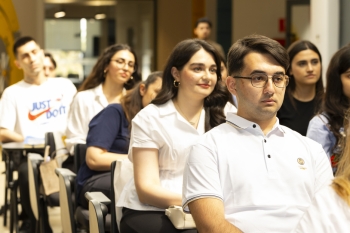 Yelo Bank-ın yay təcrübə proqramı — [red]“Summer Challenge” başladı![/red] | FED.az