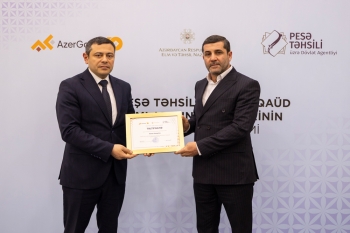 “AzerGold”un 5-ci Təqaüd Proqramı müsabiqəsinin qalibləri mükafatlandırılıb - FOTOLAR | FED.az
