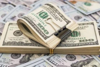 Azərbaycanda dollar bolluğu: Əhali dolları daha çox satır – Alış satışdan 673 milyon dollar çox olub