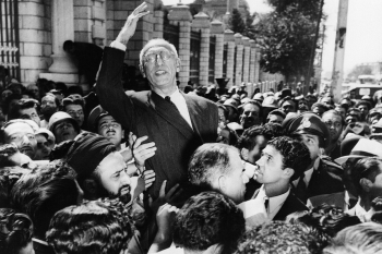 ABŞ İranda "öz şahını" təyin edə bilərmi? 70 il əvvəl neftə görə etmişdilər - BİZNES TARİXİ | FED.az