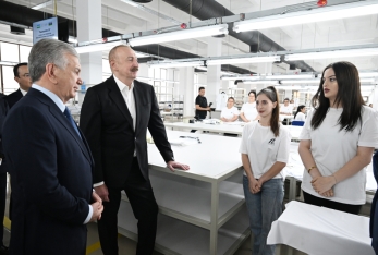Azərbaycan və Özbəkistan prezidentləri Xankəndidəki “Businesstex JV” tikiş fabrikinin fəaliyyəti ilə tanış olublar | FED.az
