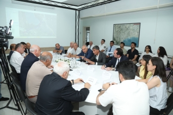 Ələtdə çay məcrasının dəyişdirilməsi və yol qovşağının inşası zamanı ağaclar köçürüləcək | FED.az