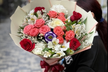 14 fevral bazarı - Bakıda gül və hədiyyələrin - QİYMƏTİ