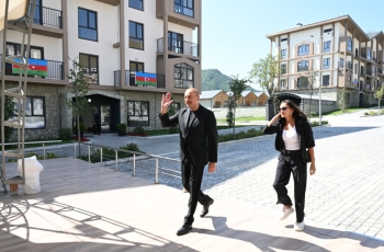Prezident Kəlbəcər şəhərinin sakinləri ilə görüşüb, onlara mənzillərin açarlarını təqdim edib - [red]YENİLƏNİB[/red] | FED.az