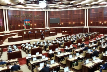 Parlamentin plenar iclası başlayıb, MSK-nın yenidən formalaşdırılmasına baxılacaq - SİYAHI
