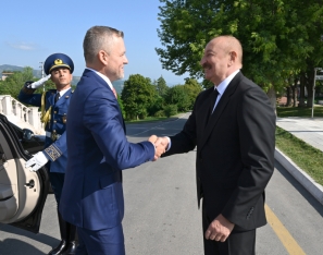 Slovakiya prezidentinin Şuşada rəsmi qarşılanma mərasimi olub - FOTOLAR | FED.az